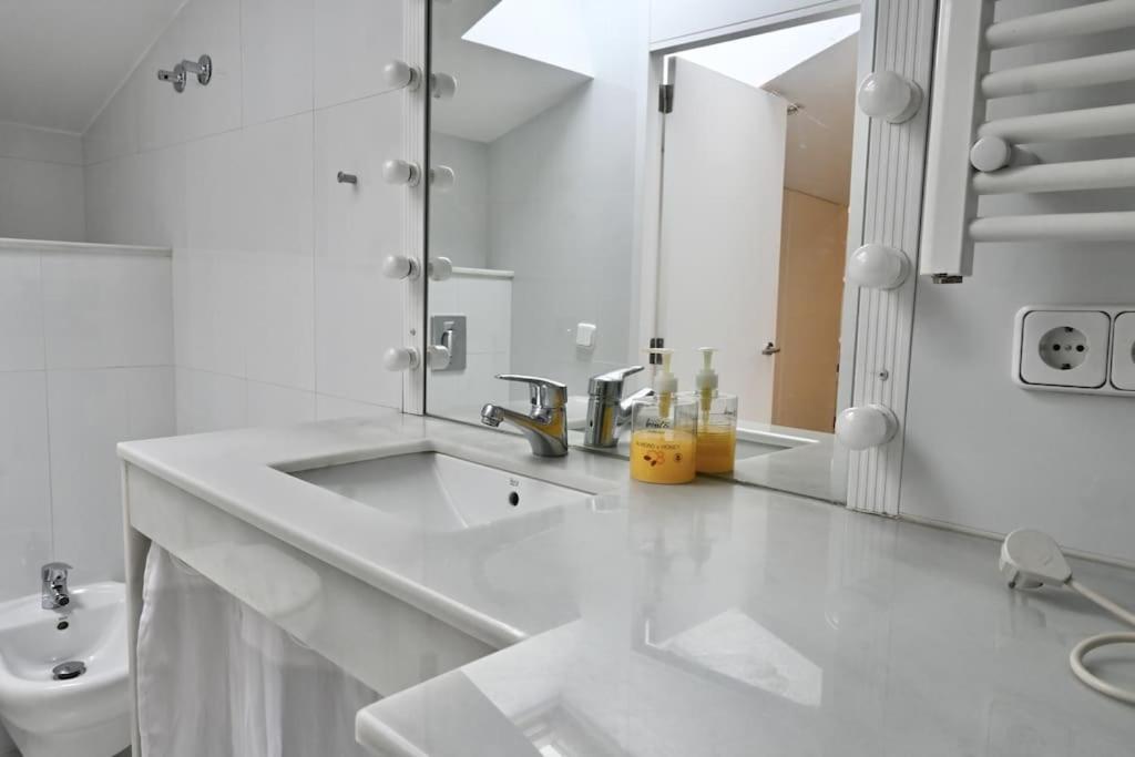 For You Rentals Apartamento Temporal Con Encanto A Pocos Metros Del Sol Myr13 Madri Exterior foto